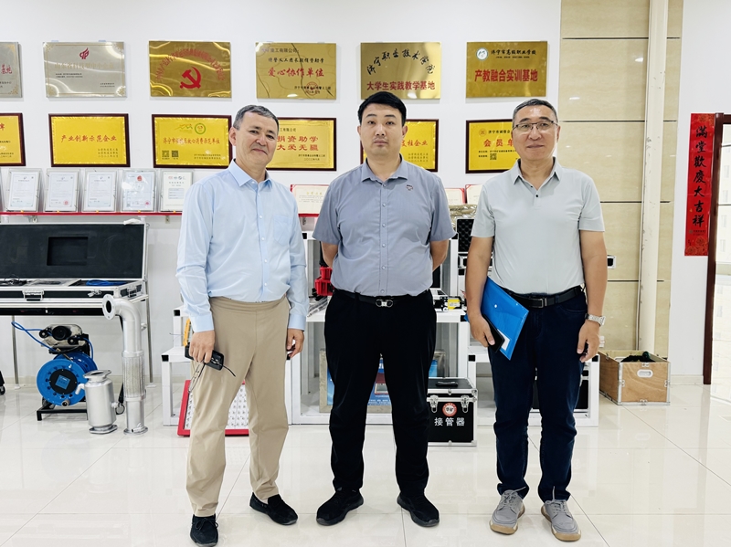 熱烈歡迎哈薩克斯坦客商蒞臨華礦集團參觀考察